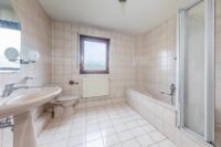 Vollbad mit Dusche