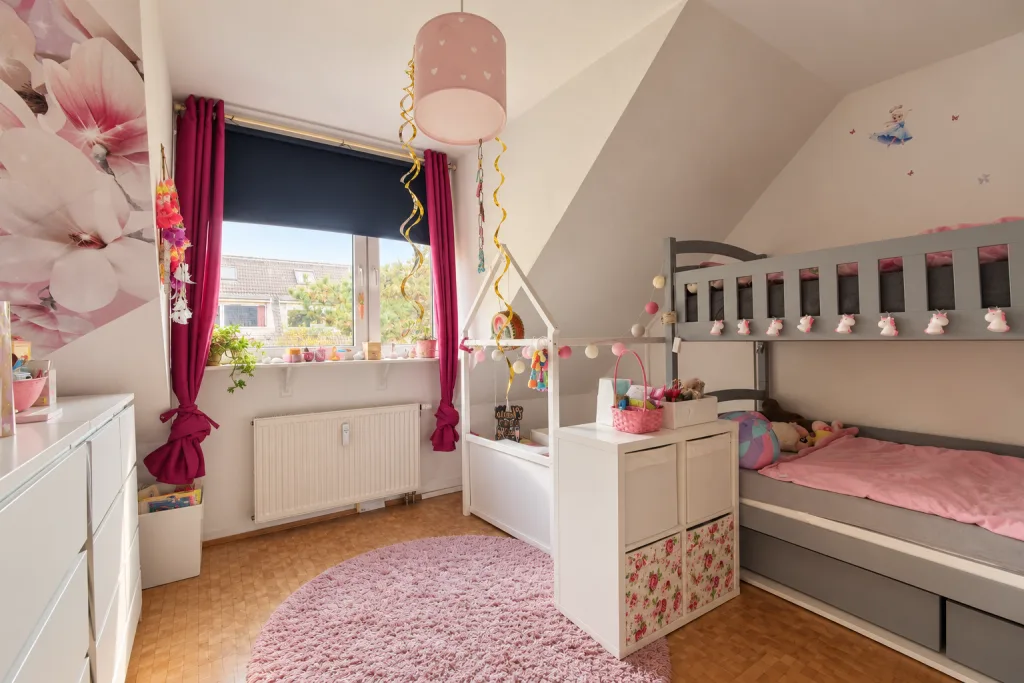 Optimales Kinder-/ Arbeitszimmer