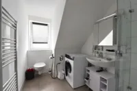 Modernes Duschbad