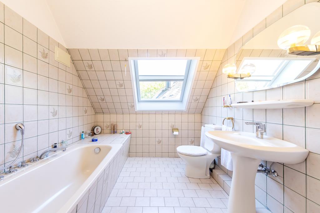 Vollbad mit Fenster