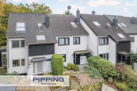 Raumwunder in Reinbek in direkter Waldrandlage: „Gut geschnittenes Reihenmittelhaus mit Platz für die Familie“, 21465 Reinbek, Reihenmittelhaus