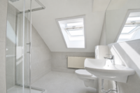 Modernes Badezimmer