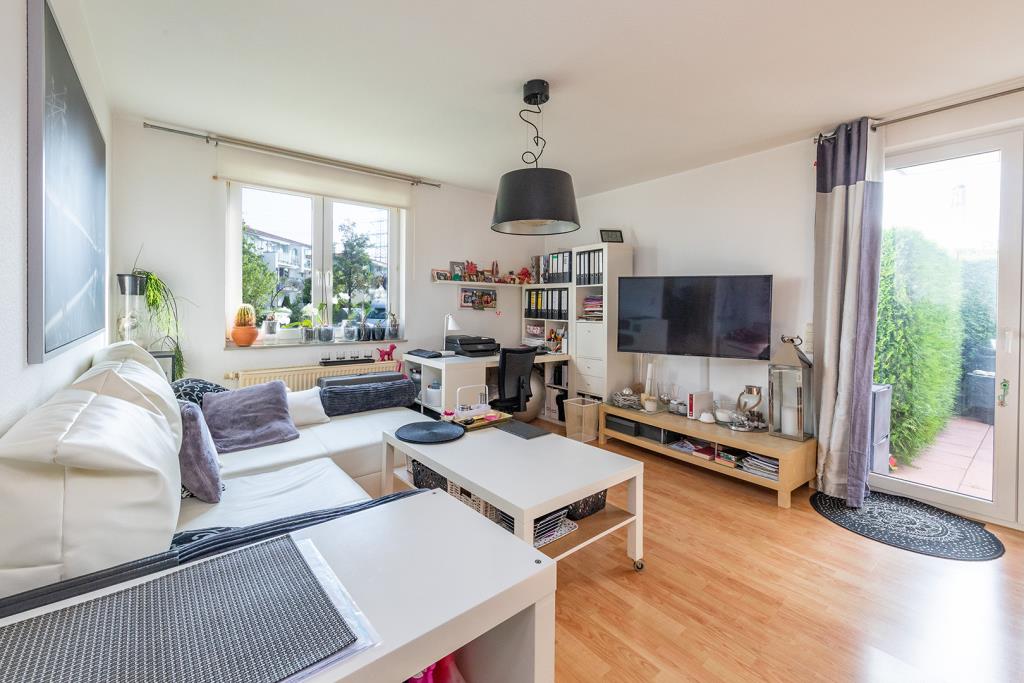 Geräumiges Wohnzimmer