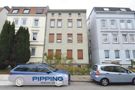 In Zentrumsnähe von Lübeck: „Sanierungsbedürftiges Vierfamilienhaus mit Ausbaupotential“, 23566 Lübeck, Mehrfamilienhaus