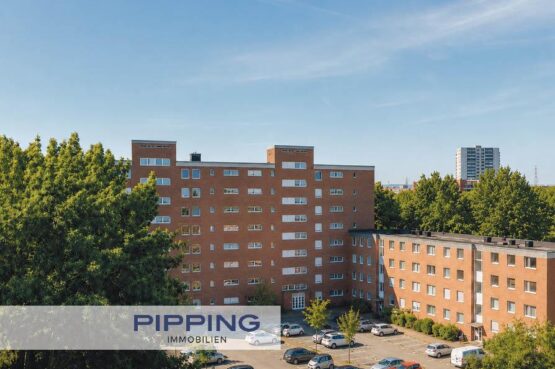 Hoch über Reinbek: „Großzügige 4‑Zimmer-Wohnung in Endetage“, 21465 Reinbek, Etagenwohnung