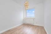 ... ob Kind oder Arbeit. - Weitblick über Reinbek: „Großzügige 4‑Zimmer-Wohnung in Endetage“