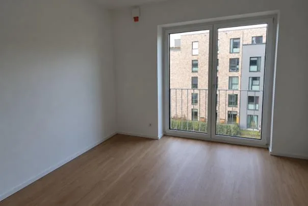 Großzügiges Kinder-/Arbeitszimmer