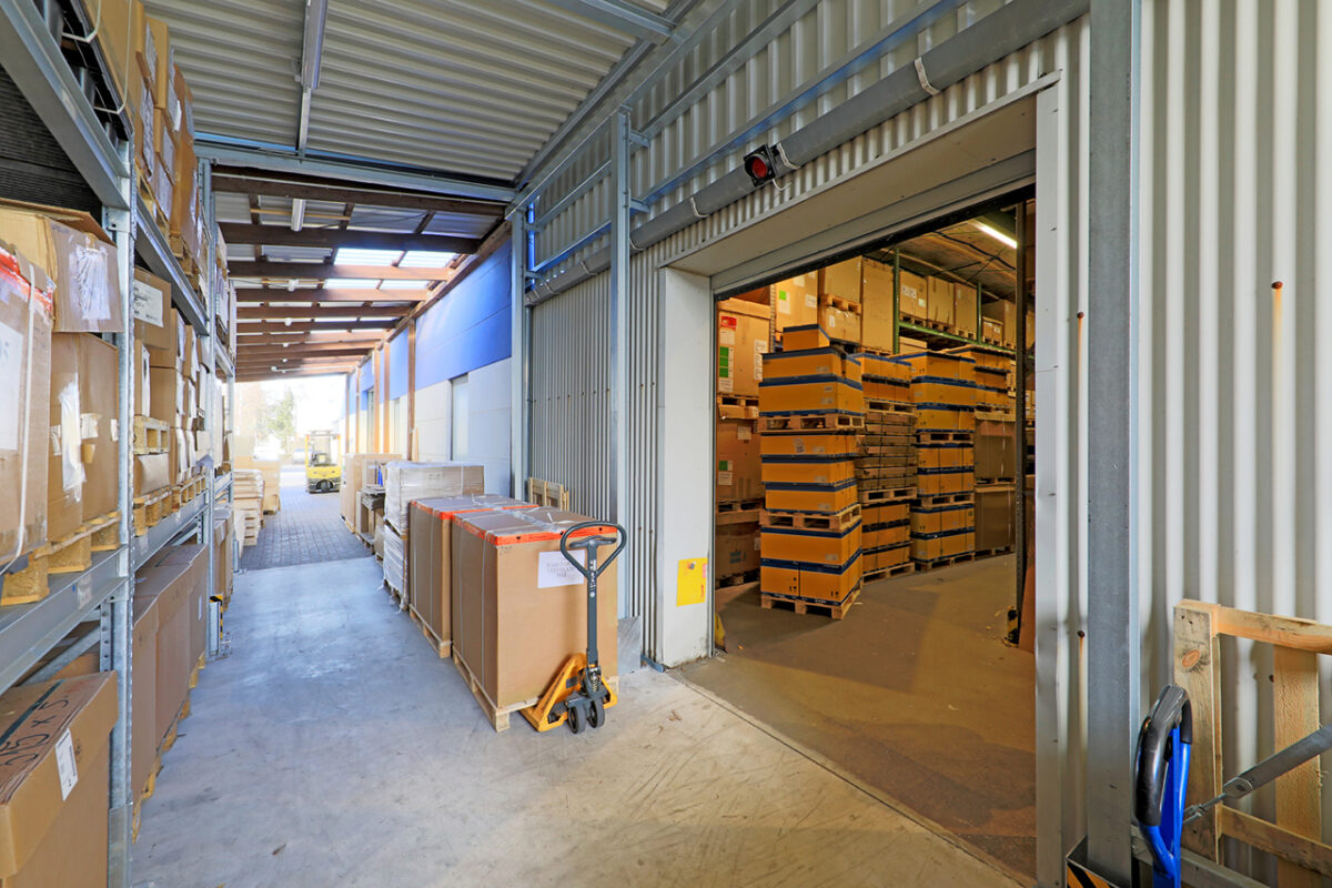 Zufahrt hintere Lagerhalle