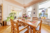 Geräumiger Essbereich - Etwas ganz Besonderes: „Mehrfamilienhaus im Bergedorfer Villenviertel“