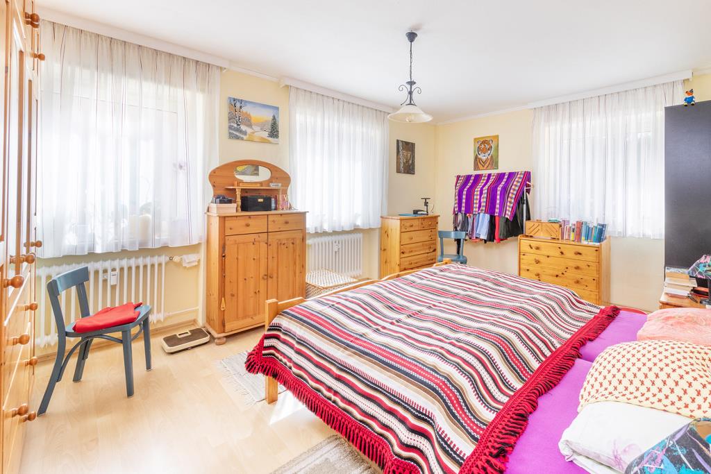 Geräumiges Schlafzimmer