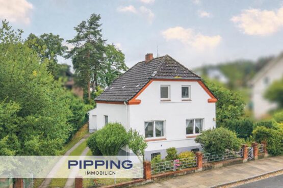 In ruhiger Lage: „Charmantes Einfamilienhaus mit Entwicklungspotenzial“, 21033 Hamburg, Einfamilienhaus