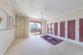 Schlafzimmer mit Balkon