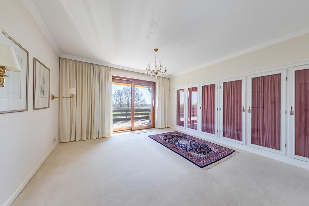 Schlafzimmer mit Balkon