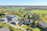 Grundstücksbild - Traumhafter Ausblick: „Einfamilienhaus mit Einliegerwohnung und Doppelgarage in Hanglage“