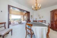 Anliegendes Esszimmer
