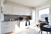 Moderne Einbauküche - Wohnen mit Elbblick: „Traumhafte 2‑Zimmer-Neubauwohnung mit Balkon in Geesthacht“