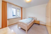 Gut geschnittenes Schlafzimmer