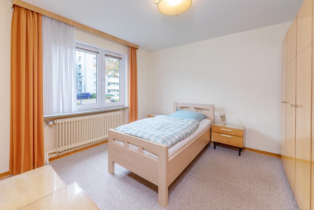 Gut geschnittenes Schlafzimmer