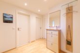 Geräumige Diele - Ideal für junge Leute: „Lichterfüllte 2,5‑Zimmer-Eigentumswohnung mit West-Loggia“
