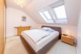 Helles Schlafzimmer - Ideal für junge Leute: „Lichterfüllte 2,5‑Zimmer-Eigentumswohnung mit West-Loggia“