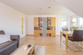 Lichterfülltes Wohn-/ Esszi... - Ideal für junge Leute: „Lichterfüllte 2,5‑Zimmer-Eigentumswohnung mit West-Loggia“