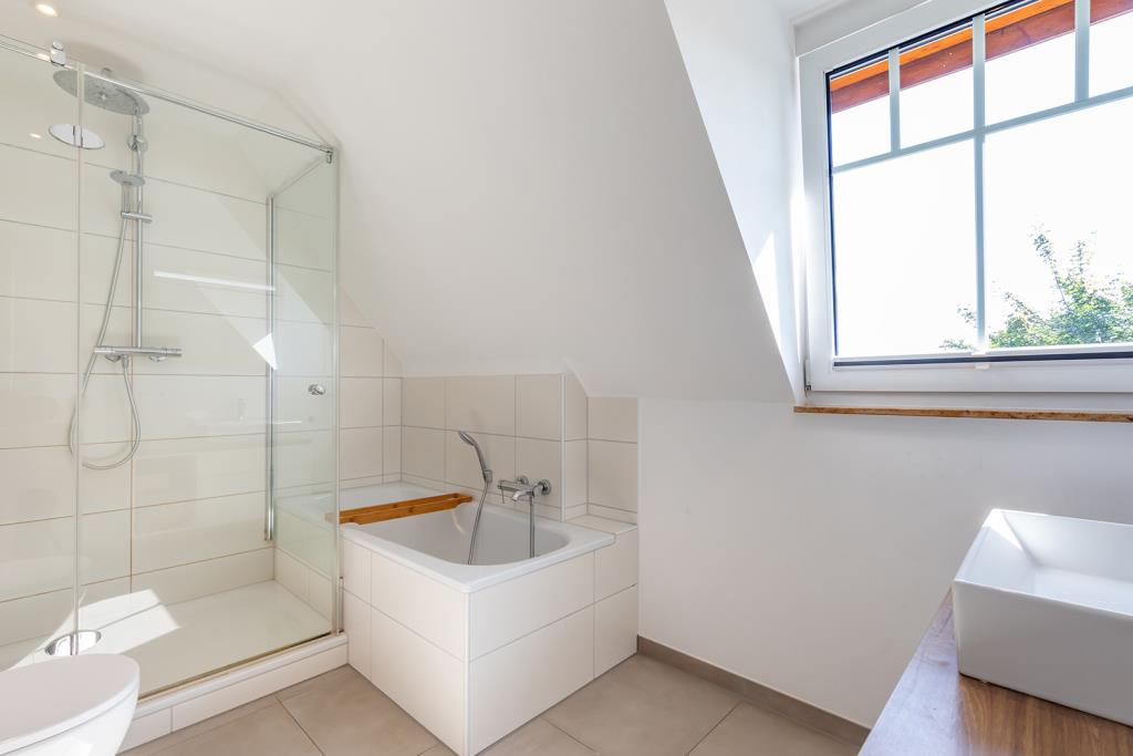 Vollbad mit Fenster