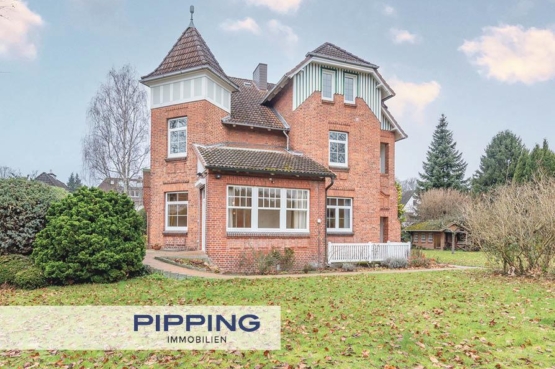 Klassische Schönheit sucht seinesgleichen: „Eine Grande Dame in Wentorf“, 21465 Wentorf, Zweifamilienhaus