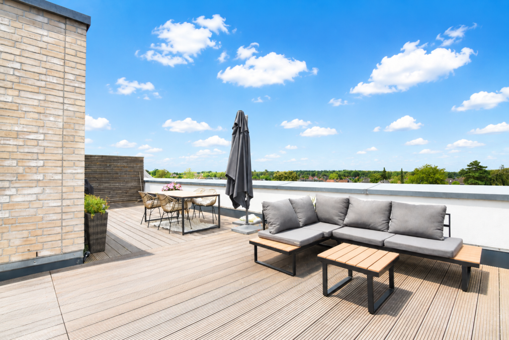 ... Zugang zur herrlichen Dachterrasse.