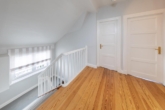 Flur im Dachgeschoss - Exklusives Wohnen im Villenviertel: „Einfamilienhaus in einer der schönsten Lagen Bergedorfs“