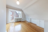 Weiteres Schlafzimmer mit ... - Exklusives Wohnen im Villenviertel: „Einfamilienhaus in einer der schönsten Lagen Bergedorfs“