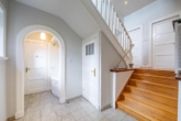 Geräumige Diele - Exklusives Wohnen im Villenviertel: „Einfamilienhaus in einer der schönsten Lagen Bergedorfs“