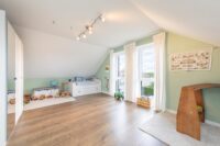 Lichterfülltes Kinderzimmer