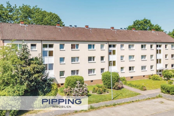 In Reinbeker Ruhelage: „Gut geschnittene 3‑Zimmer-Wohnung mit Loggia“, 21465 Reinbek, Etagenwohnung