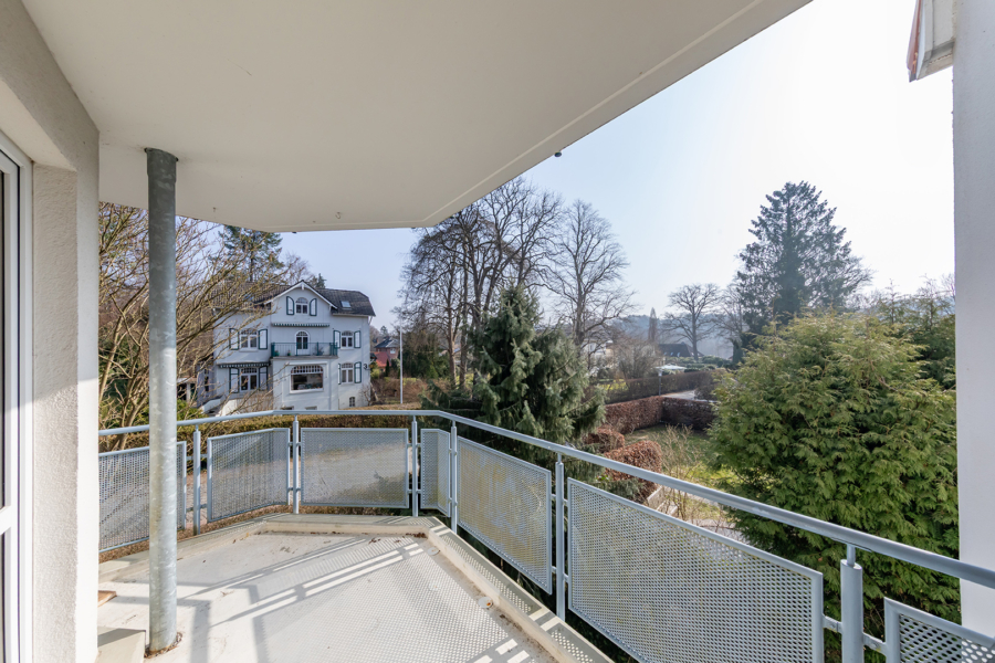 Sonniger Balkon