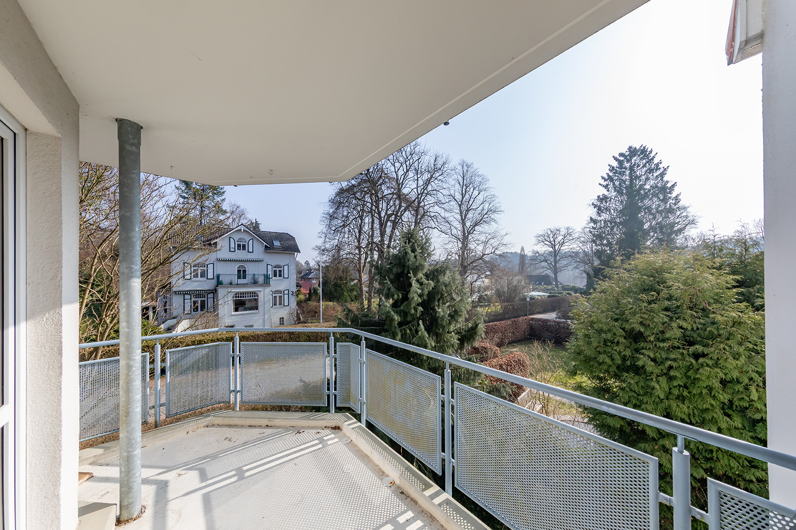 Sonniger Balkon