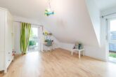 Optimales Kinderzimmer - Absoluter Wohlfühl-Charakter: „Energieeffizientes Einfamilienhaus mit sonniger Terrasse“