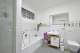 Geräumiges Vollbad - Ideal für junge Familien oder Paare: „Moderne 3‑Zimmer-Wohnung in Lohbrügge“