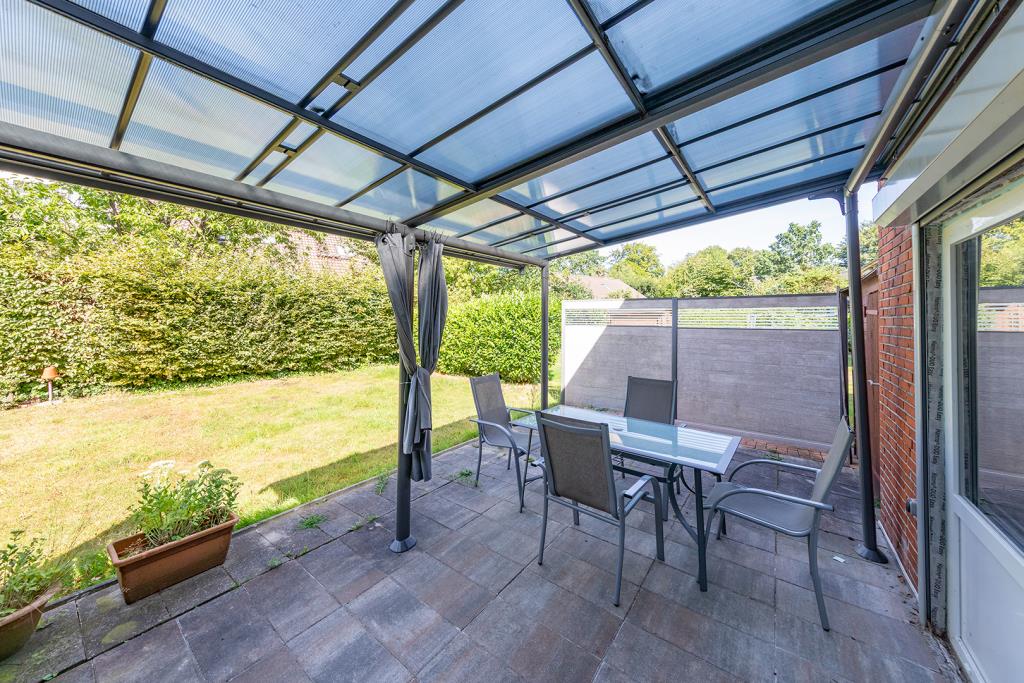 ... mit Terrassenzugang.