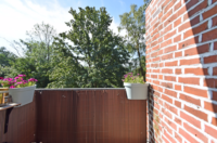 ... Zugang zum sonnigen Balkon.