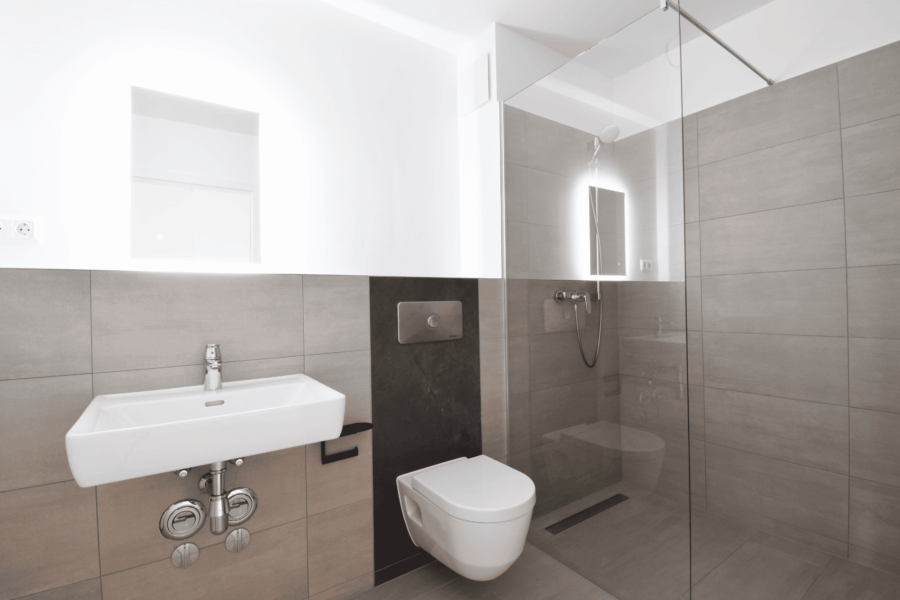 Modernes Duschbad