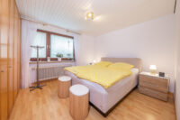 Gut geschnittenes Schlafzimmer