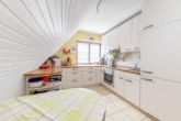 Einbauküche im OG - Ankommen, Wohlfühlen, Zuhause sein: „Großzügiges Einfamilienhaus in zentraler Lage von Reinbek“