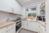 Zeitlose Einbauküche - In unmittelbarer Nähe zum Lütjensee: „Vermietete Souterrainwohnung mit großzügigem Garten“