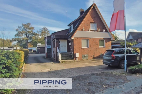 Hamburg-Kirchwerder: „Wohn- und Geschäftshaus mit Hoffläche und Werkstatt“, 21037 Hamburg, Wohn- und Geschäftshaus