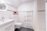 Modernes Duschbad