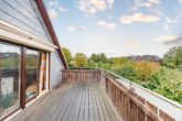 ... Zugang auf die Terrasse. - In beliebter Wohnlage: „Gepflegte Dachgeschosswohnung mit sonnenverwöhnter Dachterrasse“