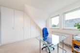 Kinder- / Arbeitszimmer - In beliebter Wohnlage: „Gepflegte Dachgeschosswohnung mit sonnenverwöhnter Dachterrasse“