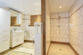 Modernes Duschbad