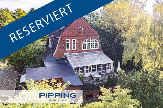 Herrschaftliches Wohnen: „Charmante Landhausvilla mit Charakter in Hamburg-Lohbrügge“, 21031 Hamburg-Lohbrügge, Einfamilienhaus