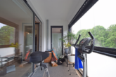 ... mit angrenzender Loggia. - Komfortables Wohnen: „Stilvolle 3‑Zimmer-Wohnung in ruhiger Lage von Reinbek“